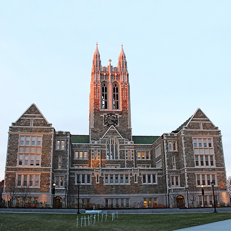 https://www.bostonmagazine.com/wp-content/uploads/sites/2/2014/12/boston-college-gasson-hall-dusk-sq.jpg