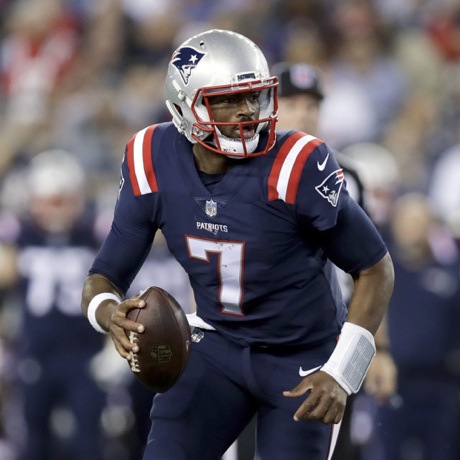 Jacoby Brissett looks awfully good in Patriots' Color Rush uniforms