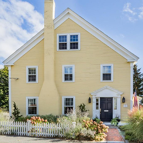 Download Five Cute Yellow Houses In The Suburbs To See This Weekend