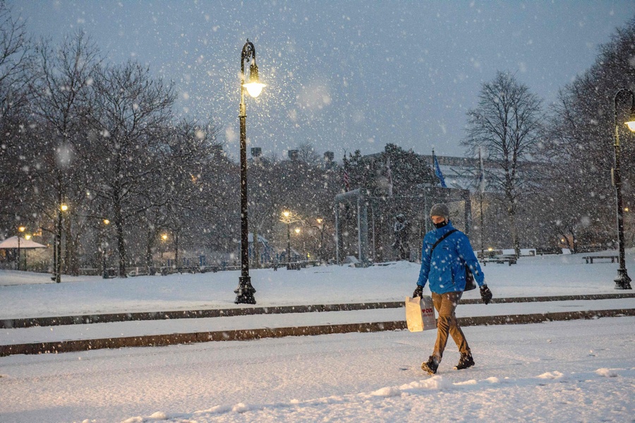 Is this winter over? Boston has now gone 725 days without seeing 4