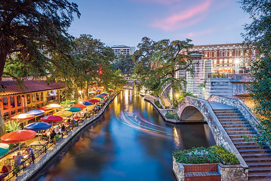 15 Places to Stay in San Antonio on the Riverwalk